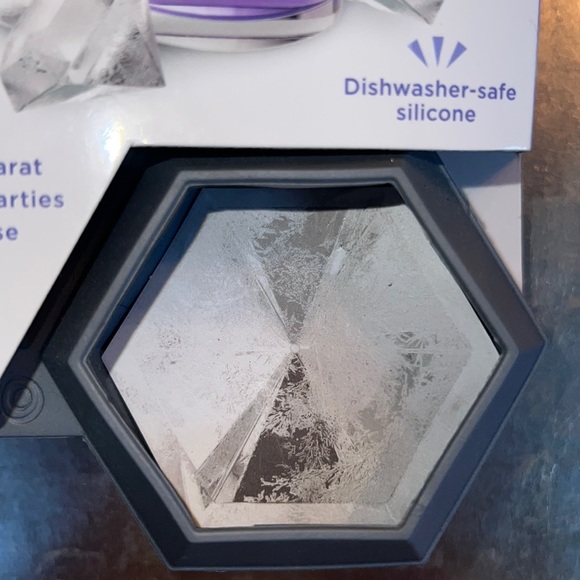 Jumbo Iced Out-diamond ice cube tray/use also for jello shots or soap making-NEW - Picture 5 of 9